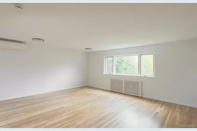 59 Wood Street #2nd Floor, Lynbrook, NY 11563 - Photo 3