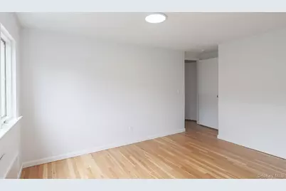 59 Wood Street #2nd Floor, Lynbrook, NY 11563 - Photo 11