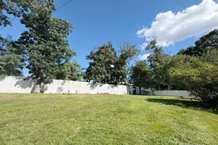 68 Woodbine Rd, East Hills, NY 11577 - Photo 13