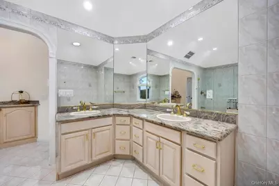 2 Old Bridge Court, Melville, NY 11747 - Photo 23