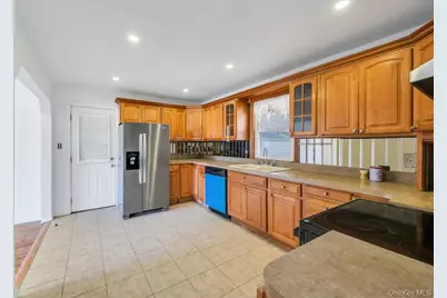 15 Farm Lane, Hicksville, NY 11801 - Photo 7