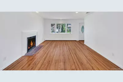 40 Fenwick Street, Greenlawn, NY 11740 - Photo 5