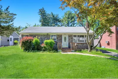 40 Fenwick Street, Greenlawn, NY 11740 - Photo 17
