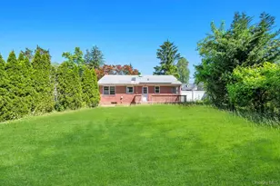 40 Fenwick St, Greenlawn, NY 11740 - Photo 3