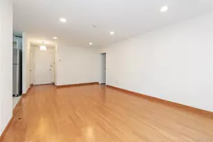 1 Ipswich Ave, Great Neck, NY 11021 - Photo 11