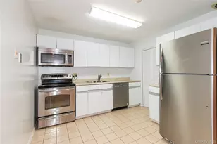 1 Ipswich Ave, Great Neck, NY 11021 - Photo 17