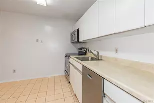 1 Ipswich Ave, Great Neck, NY 11021 - Photo 19