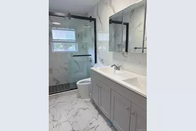 10 Kings Park Road, Commack, NY 11725 - Photo 9