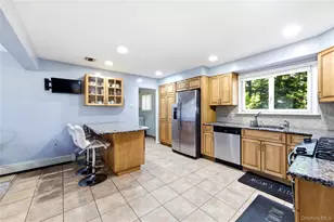 21 Milleridge Dr, Deer Park, NY 11729 - Photo 5