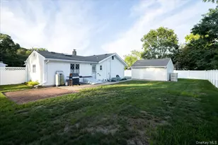 8 Doradell Dr, Holbrook, NY 11741 - Photo 21