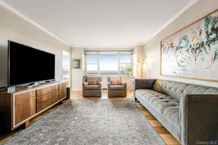 70-25 Yellowstone Blvd, Forest Hills, NY 11735 - Photo 7