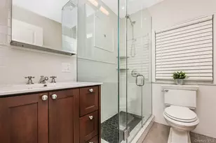 211 147th St, Whitestone, NY 11357 - Photo 27