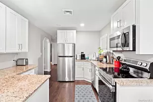 731 Muncey Rd, West Islip, NY 11795 - Photo 5