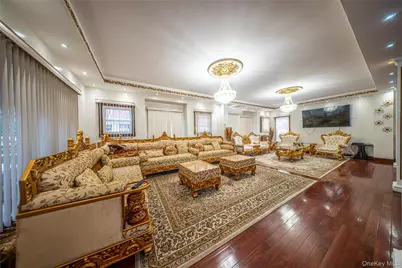 8564 104th Street, Richmond Hill, NY 11418 - Photo 3