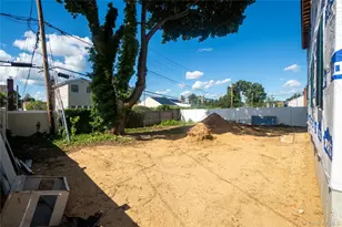 2001 N Jerusalem Rd, East Meadow, NY 11554 - Photo 3