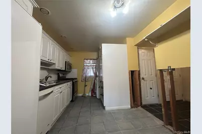 31 Farley Drive, West Haverstraw, NY 10993 - Photo 7