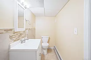 21 Pearsall Pl, Deer Park, NY 11729 - Photo 35