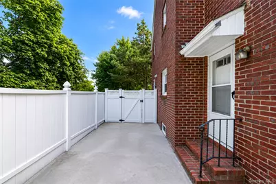 695 Front Street, Hempstead, NY 11550 - Photo 7