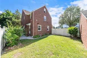 695 Front St, Hempstead, NY 11550 - Photo 9