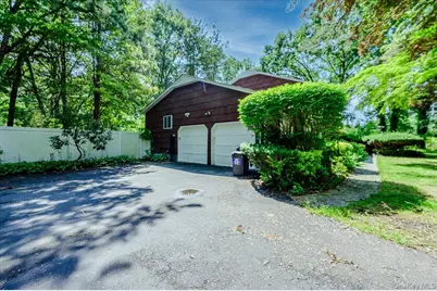 44 E Half Hollow Road, Dix Hills, NY 11746 - Photo 5