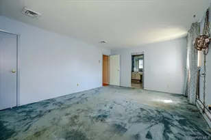 44 E Half Hollow Rd, Dix Hills, NY 11746 - Photo 21