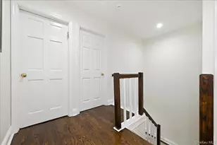 49 Villas Cir, Melville, NY 11747 - Photo 15