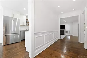 49 Villas Cir, Melville, NY 11747 - Photo 7