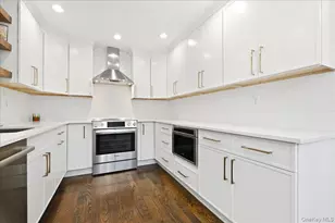 49 Villas Cir, Melville, NY 11747 - Photo 3