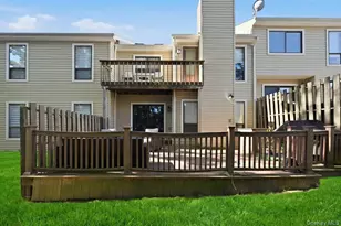 49 Villas Cir, Melville, NY 11747 - Photo 35