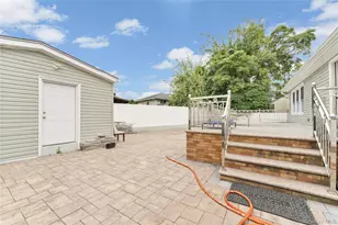 921 N Fletcher Ave, Valley Stream, NY 11580 - Photo 33