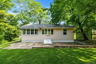 8 Triton Rd, Rocky Point, NY 11778 - Photo 17