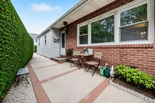 257 Neptune Blvd, Long Beach, NY 11561 - Photo 3