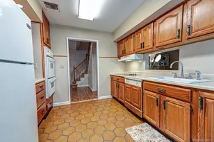 8 Salisbury Dr N, East Northport, NY 11731 - Photo 13