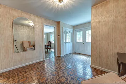 8 Salisbury Drive N, East Northport, NY 11731 - Photo 9