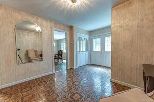 8 Salisbury Dr N, East Northport, NY 11731 - Photo 9