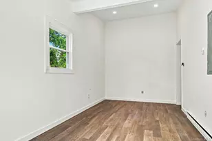 26 Birch Ln, Levittown, NY 11756 - Photo 19