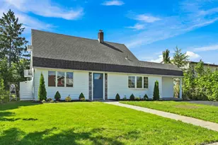 26 Birch Ln, Levittown, NY 11756 - Photo 3