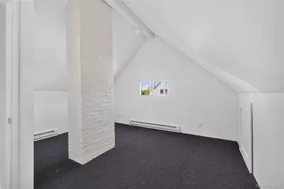 17 Berry Lane, Hicksville, NY 11801 - Photo 25