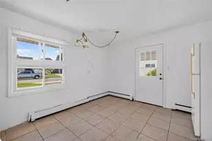 17 Berry Ln, Hicksville, NY 11801 - Photo 11