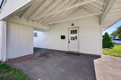 17 Berry Lane, Hicksville, NY 11801 - Photo 3