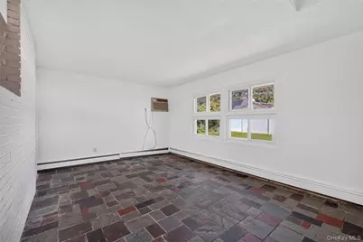 17 Berry Lane, Hicksville, NY 11801 - Photo 13
