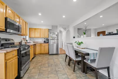 1055 Jefferson Street, Baldwin, NY 11510 - Photo 5