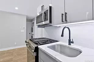 221 Kearsing Pkwy, Monsey, NY 10952 - Photo 9