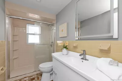 520 Kirkman Avenue, Elmont, NY 11003 - Photo 17