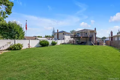 520 Kirkman Avenue, Elmont, NY 11003 - Photo 19