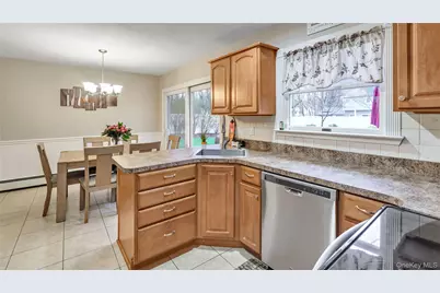 33 Spencer Lane, Stony Brook, NY 11790 - Photo 17