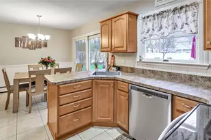 33 Spencer Ln, Stony Brook, NY 11790 - Photo 17
