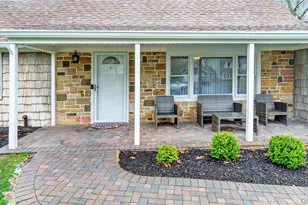 33 Spencer Ln, Stony Brook, NY 11790 - Photo 3