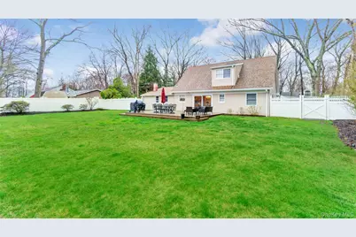 33 Spencer Lane, Stony Brook, NY 11790 - Photo 5