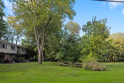 635 S Pascack, Chestnut Ridge, NY 10977 - Photo 9